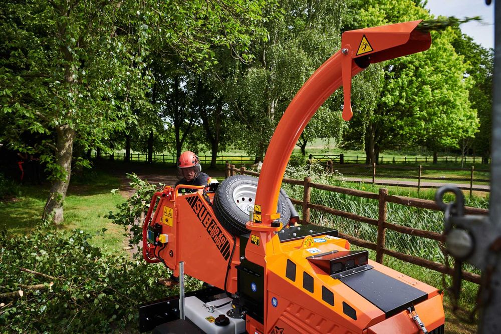 Timberwolf TW 230HBP – rębak hydrauliczny 16cm, silnik benzynowy 37KM
