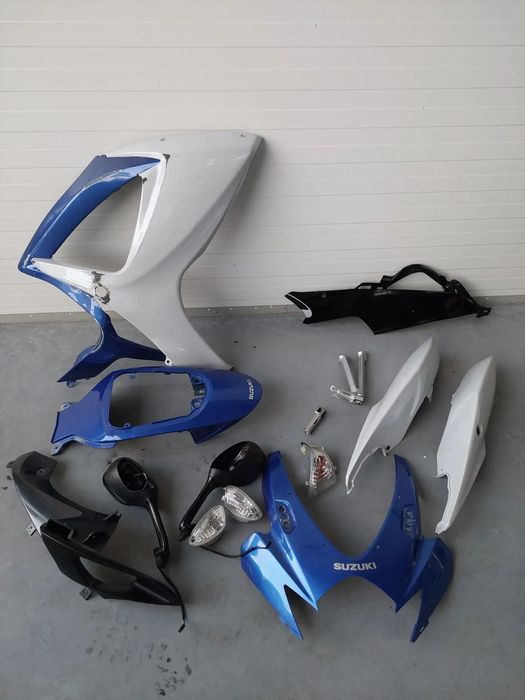 SUZUKI GSX-R 600 750 K6 K7 czasza owiewka ogon lusterko pług