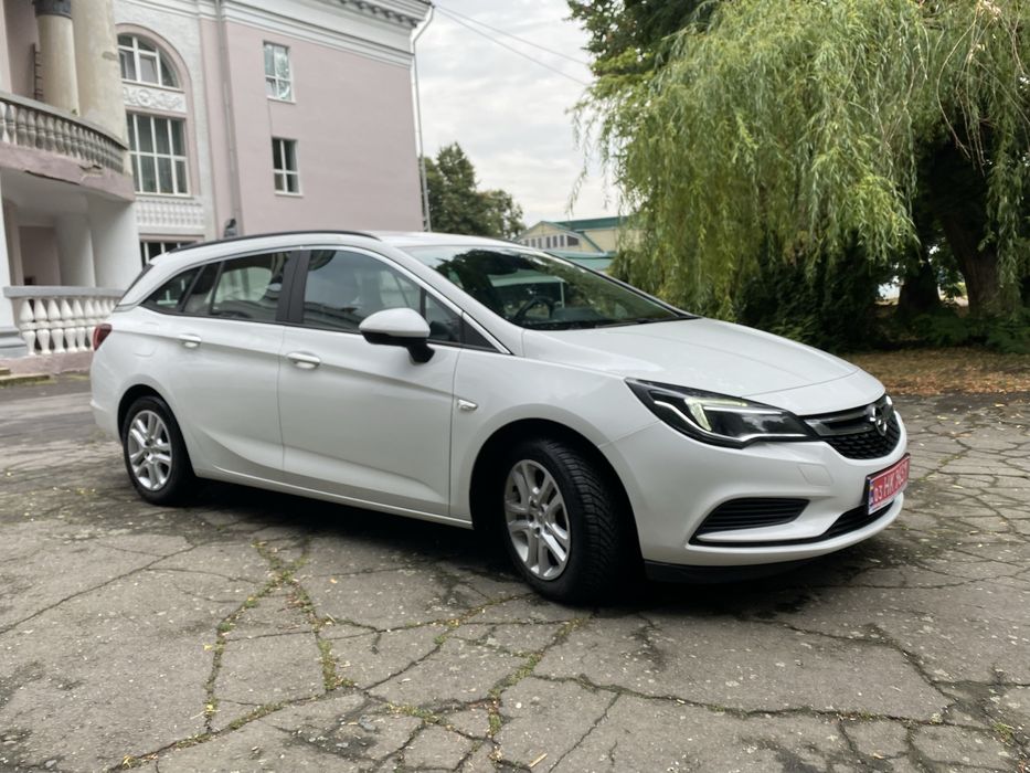 Продам OPEL ASTRA 2018 рік