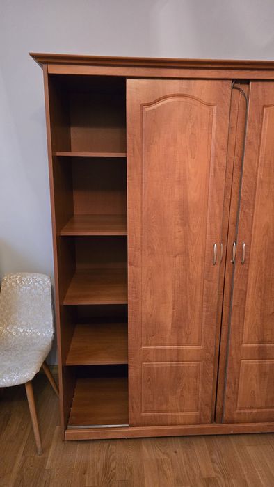 Szafa 4 drzwiowa suwana brązowa na ubrania