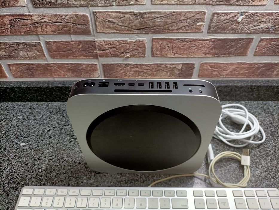 Mac mini core i7 RAM 16gb SSD 256gb