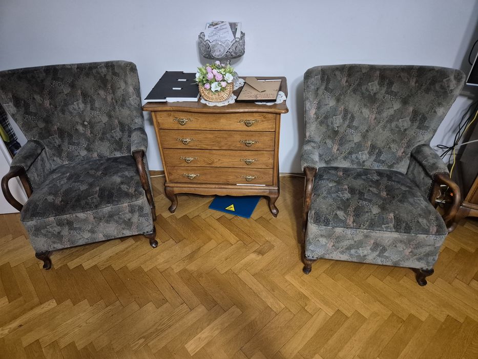 Fotele uszak na nogach ludwikowskich