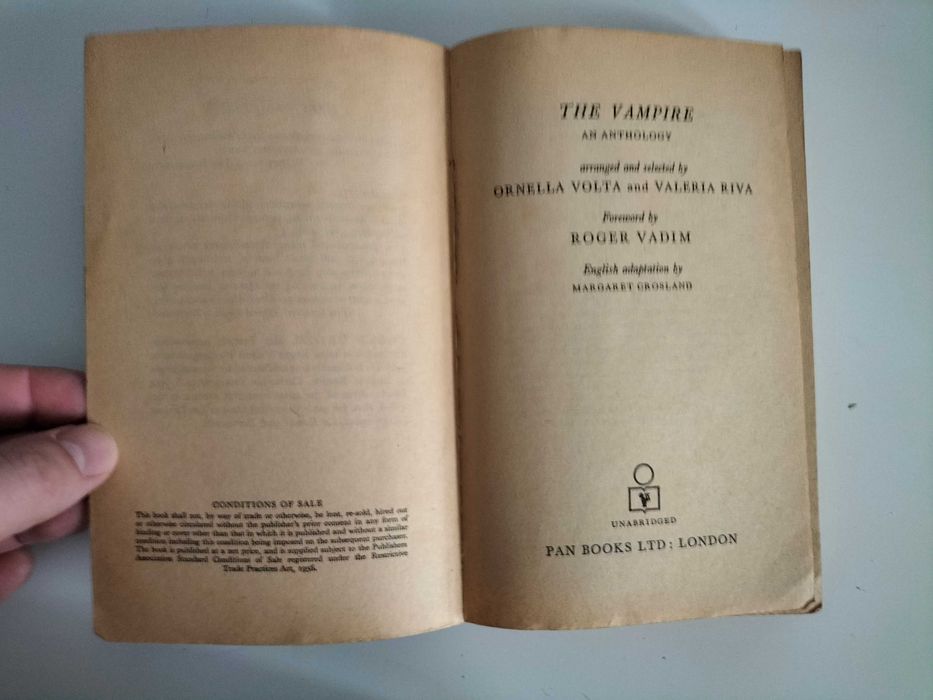 'The Vampire' - An anthology presented by Roger Vadim - 1965 Pan Books