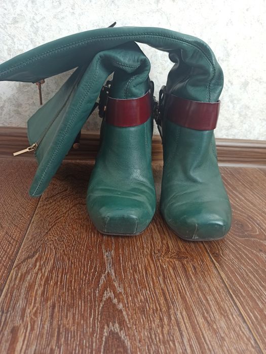 Стильные, кожаные сапоги Mia Mao.