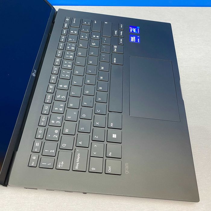 LG Gram 14ZD90S - 14" WUXGA | Core Ultra 7 155H | 16GB | 512GB SSD