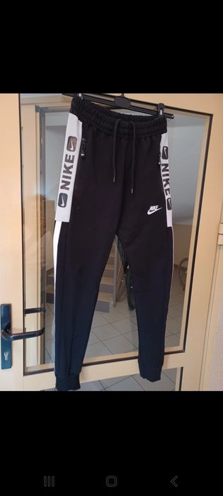 N1. Spodnie dresowe Nike rozmiar S