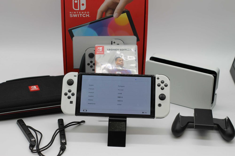 Konsola Nintendo switch oled white edition z fifa biała