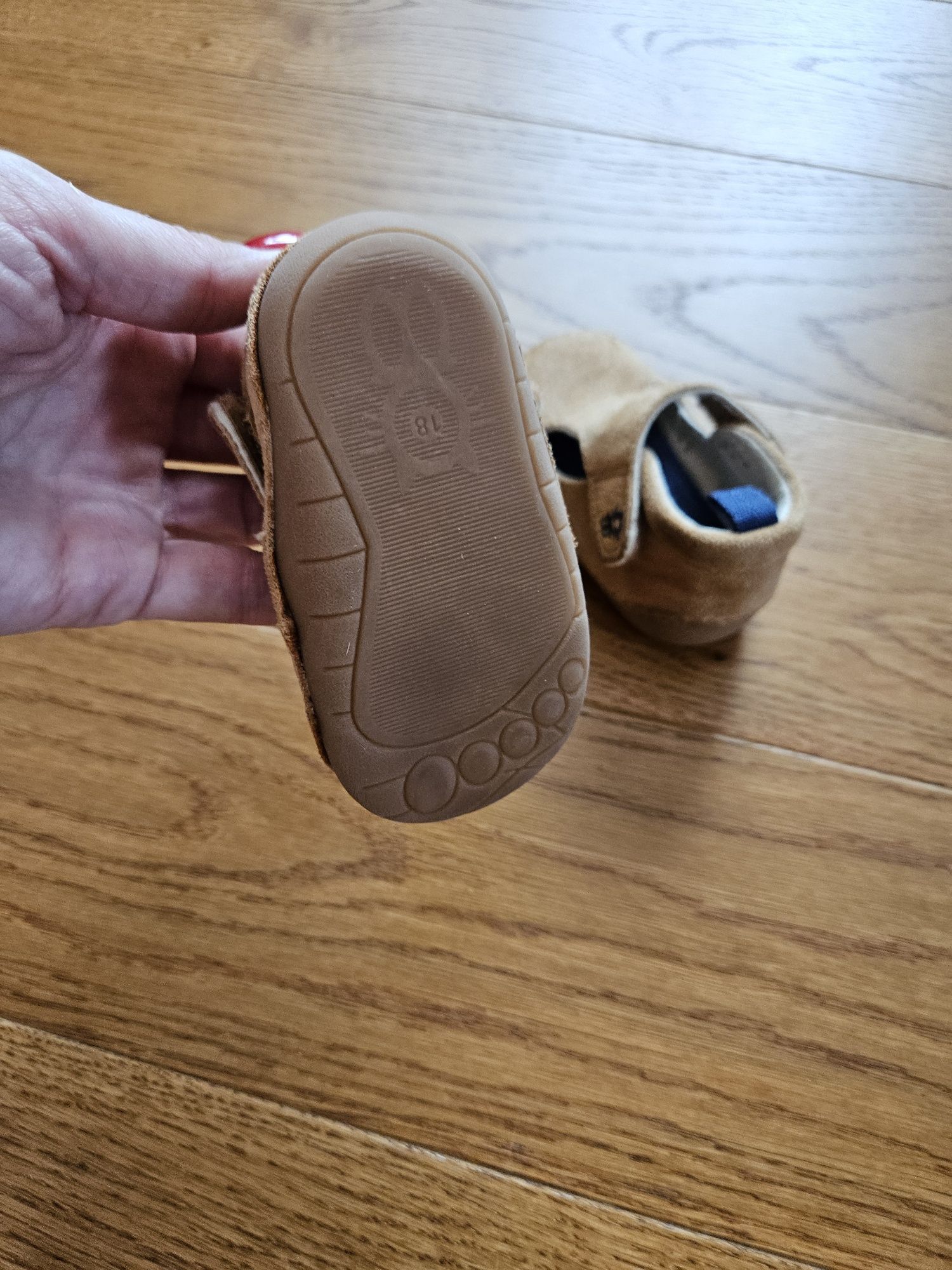 Buty dla niemowląt rozmiar 18 obaibi