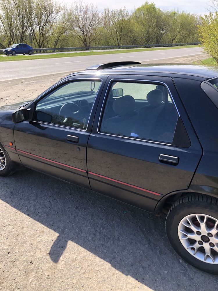 Авто Ford Sierra