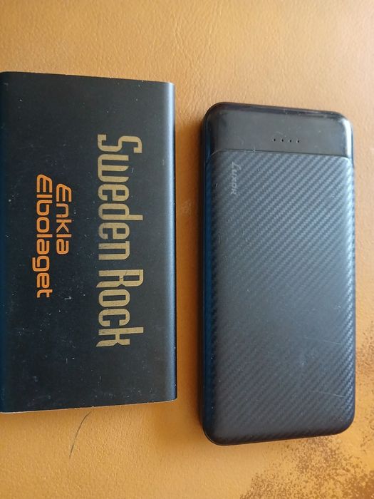 Powerbank Luxor i Sweden Rock 10000 i 5000 mAh.