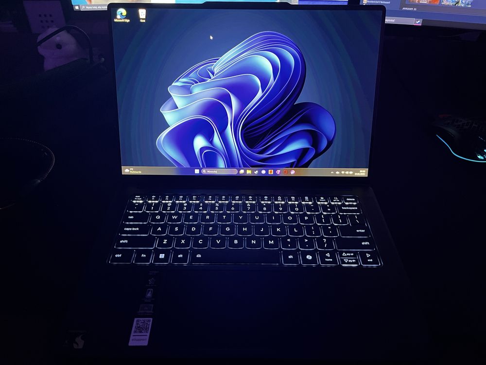 Laptop LENOVO Yoga Slim 7
