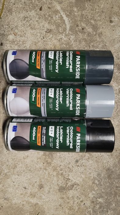 Farba lakier w spray u aerozolu.