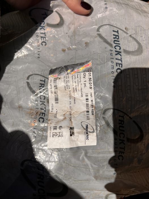 Ущільнювач Лобового скла Mercedes Sprinter резинка спрінтер