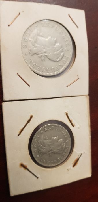 Vendo sa duas moedas em conjunto.