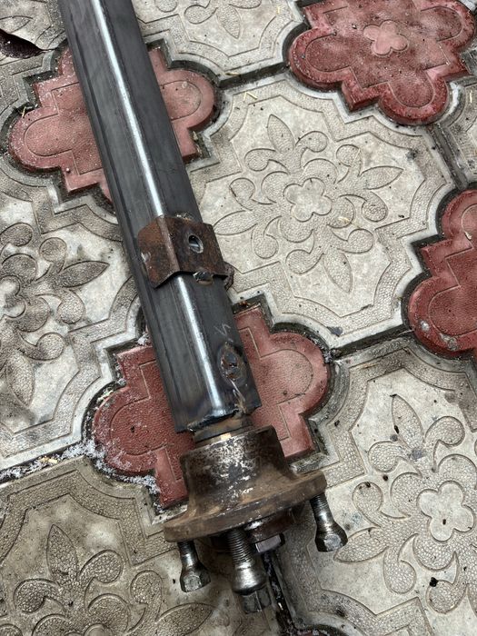 Вісь прицепа легкового