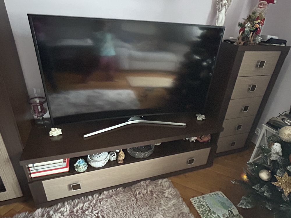 Meble do salonu: witrynka, szafka pod tv, komoda, szafka wisząca