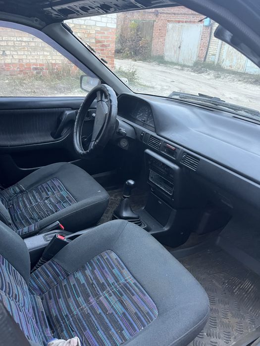 Mazda 323 1996 на ходу сел поехал