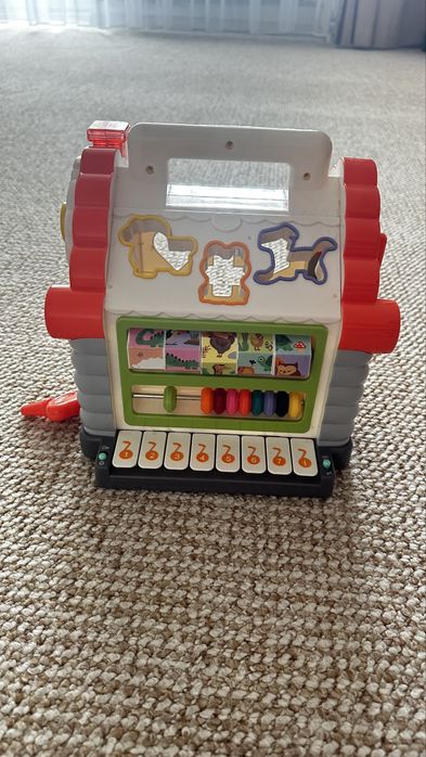 Цікавий будиночок розвивайка