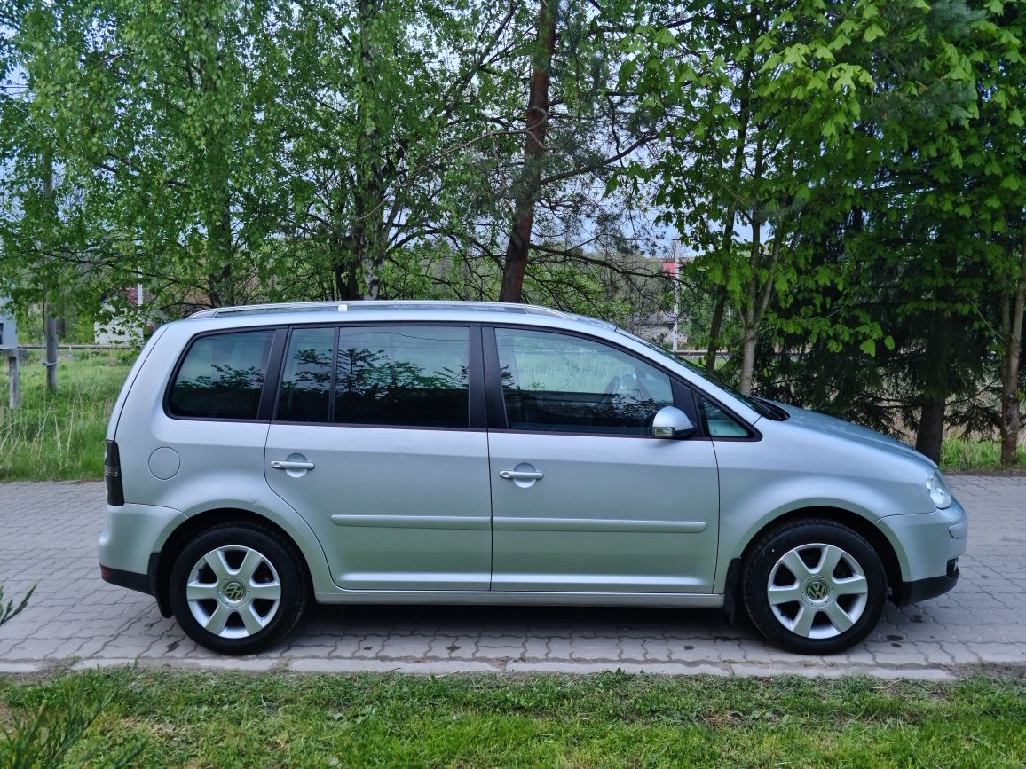 Volkswagen Touran 1,6 FSI 2004р.