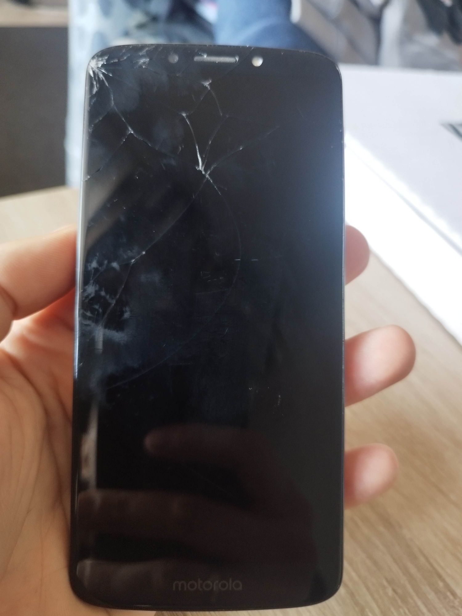 Telefon smartfon Lenovo Motorola e5 RAM 2GB/16GB