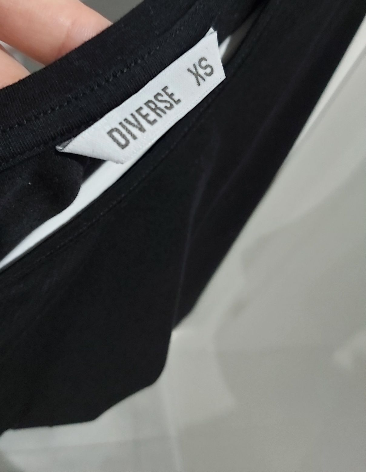Piękna bluzka dekolt większy na plecy jak Body  Diverse XS jak Nowa