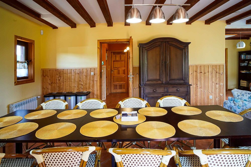 Dom Bieszczady pies widok ferie wakacje wyłączność Wetlina nocleg Góry