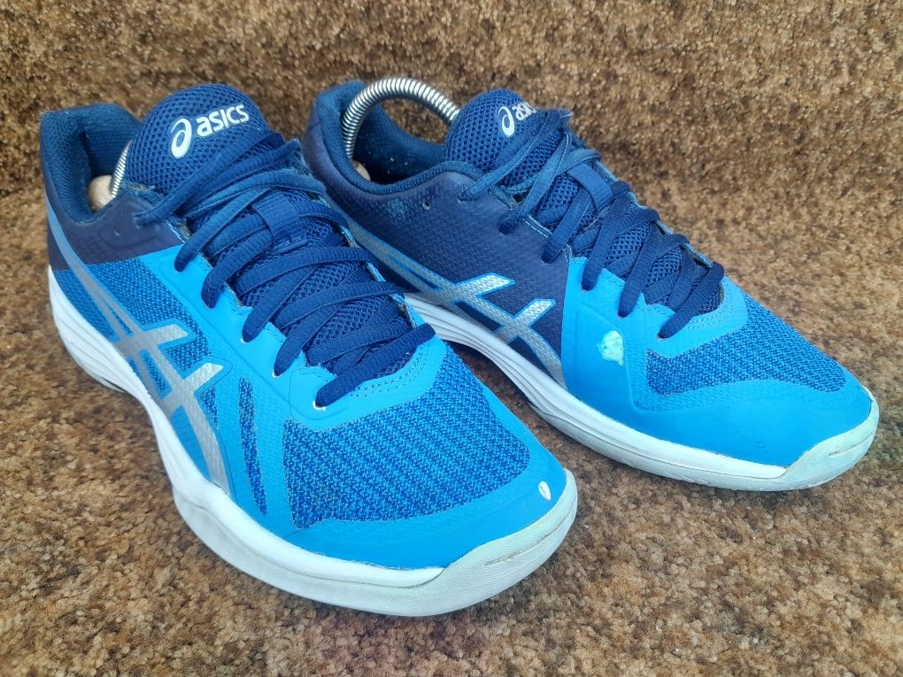 Кросівки оригінал Asics 40 розмір.