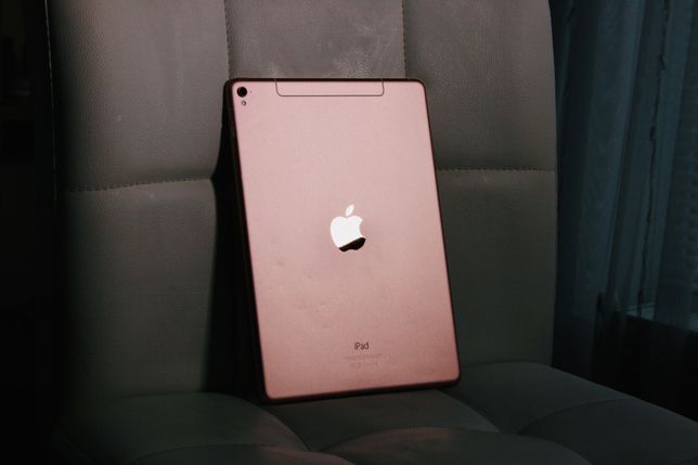 Щойно з США - Apple iPad Pro - LTE - A1674 Rose Gold