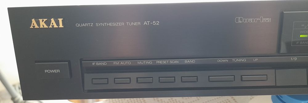 Akai Tuner AT 52