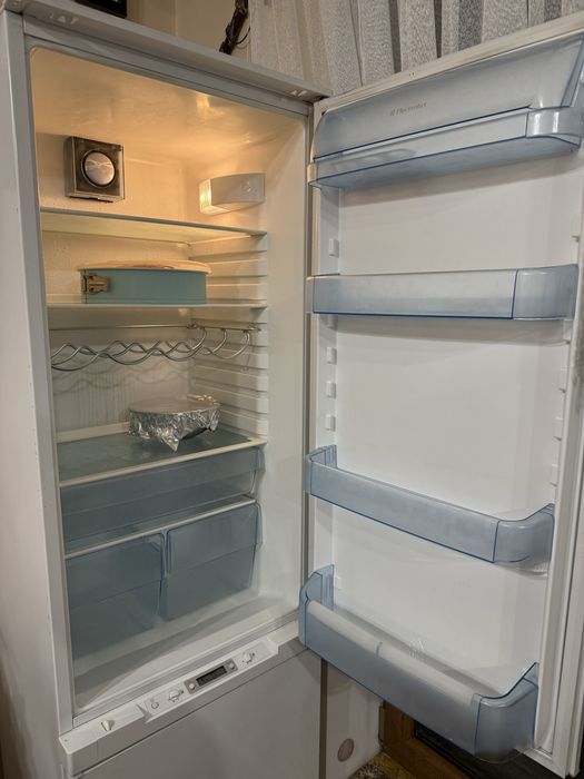 Lodowka do zabudowy Electrolux ERN29790