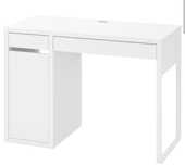 Białe biurko Ikea Micke bardzo ładne