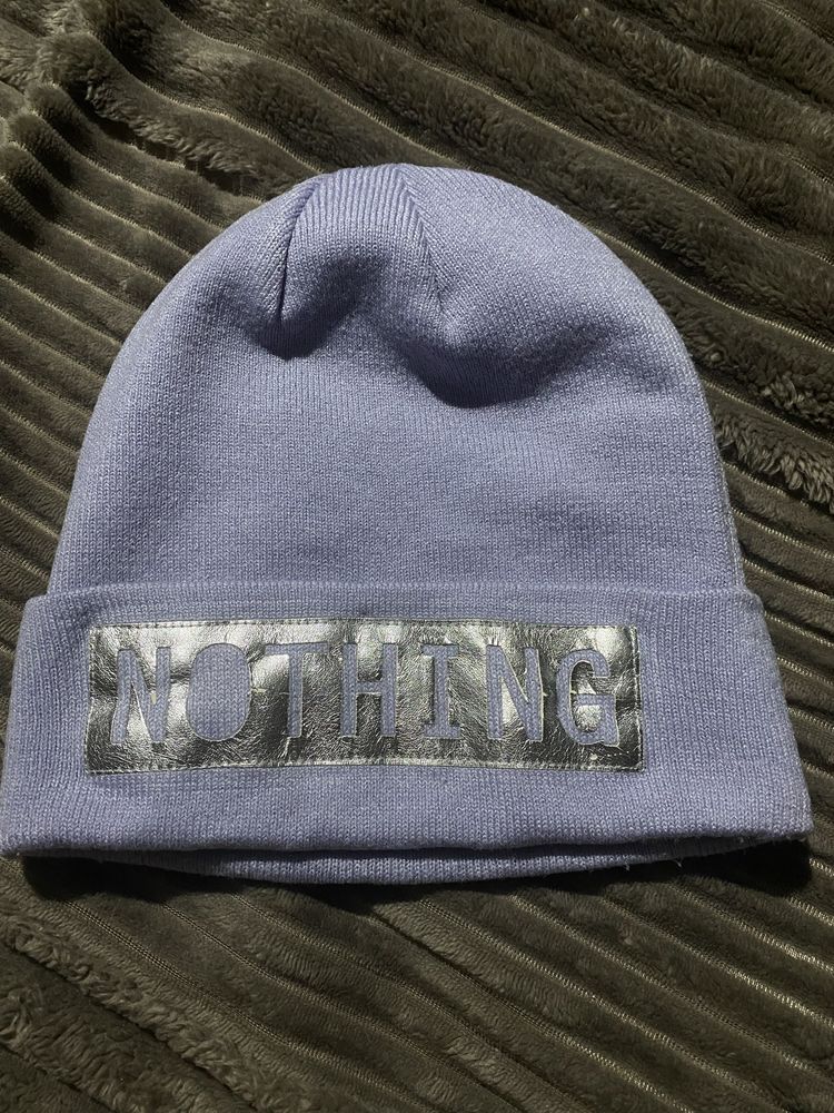 Czapka beanie z napisem ‘NOTHING’ – fioletowa