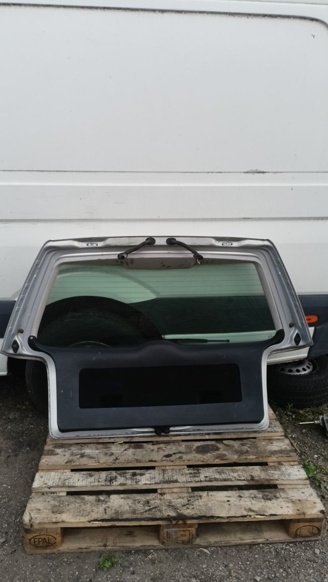 VW Passat B5 combi klapa tylna kpl srebrna