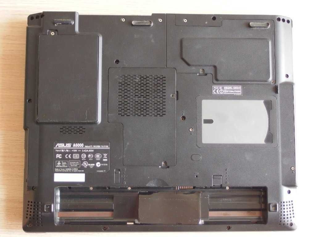 laptop ASUS A6000 Celeron 1,5GHz, 512MB DDR RAM