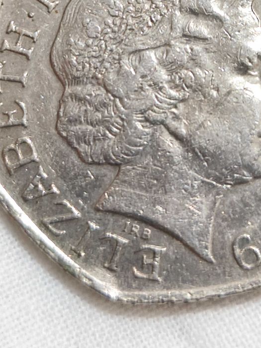 50 pence 1999 rainha Elizabeth II moeda britânica rara