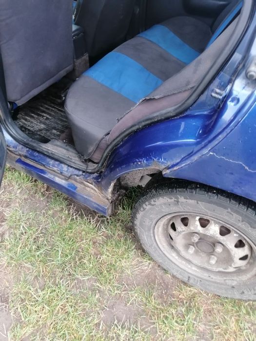 Хундай елантра 1995 року j1