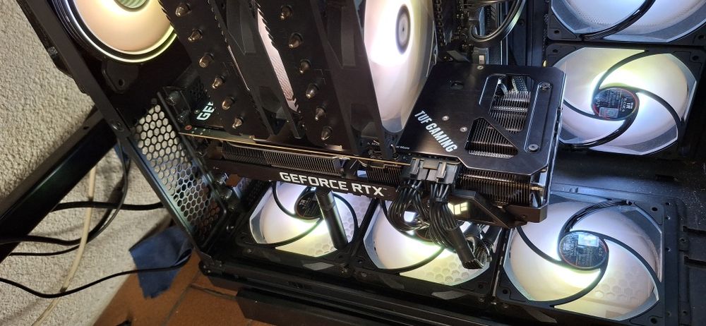 ASUS tuf RTX 3080 Ti 12GB Avariada