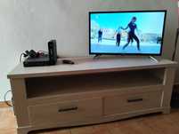 Móvel para TV com duas gavetas