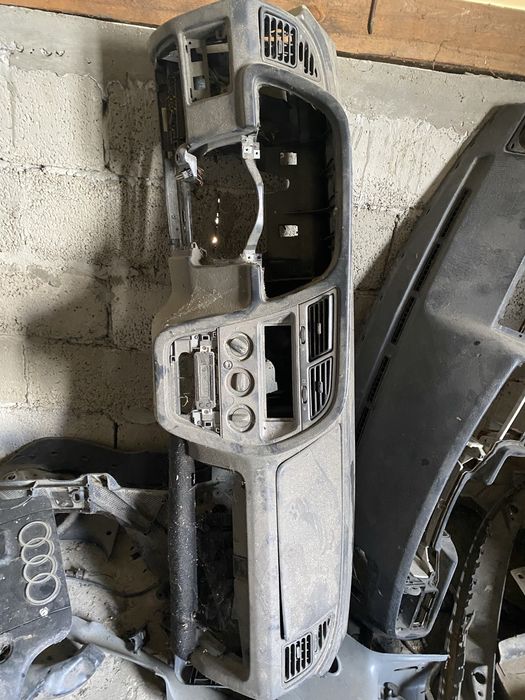 Продаю фаркоп від кіа соренто і панель від пежо 306
