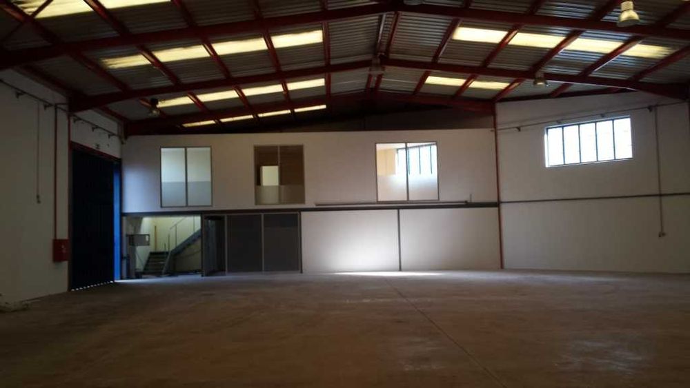 Armazém Zona Industrial de Gandra 650m2