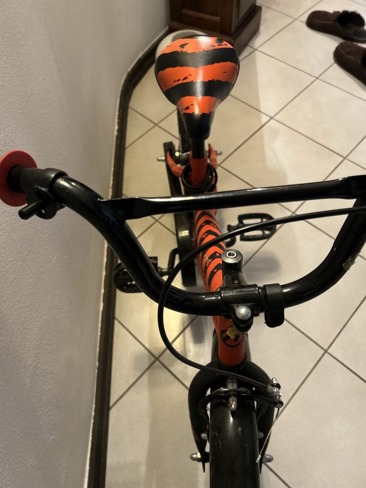 Rower accent track 16 cali pomarancz kask gratis