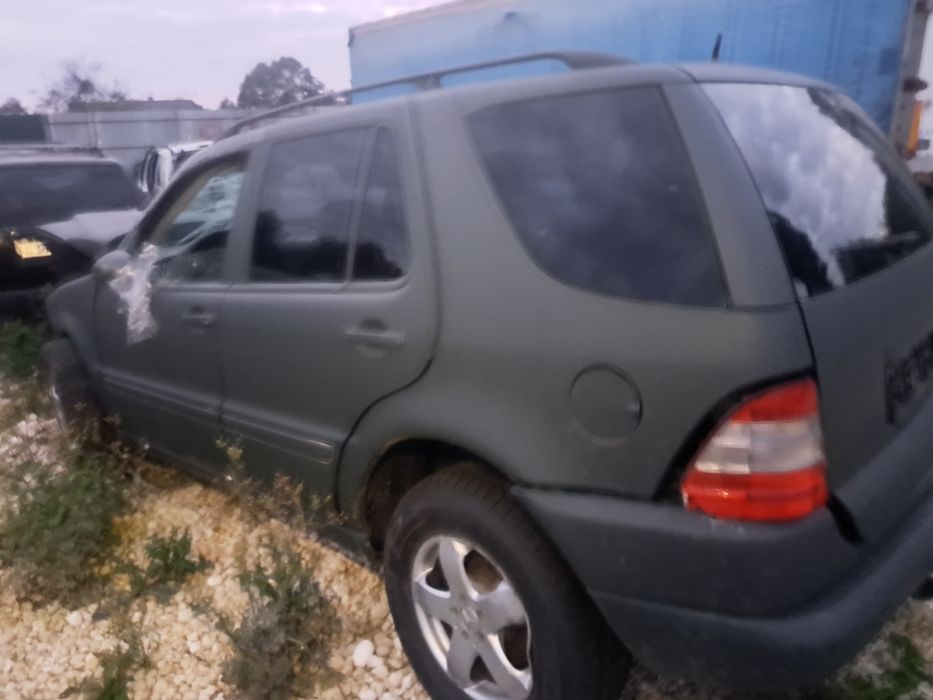Двері дверка Mercedes ML W163 права ліва