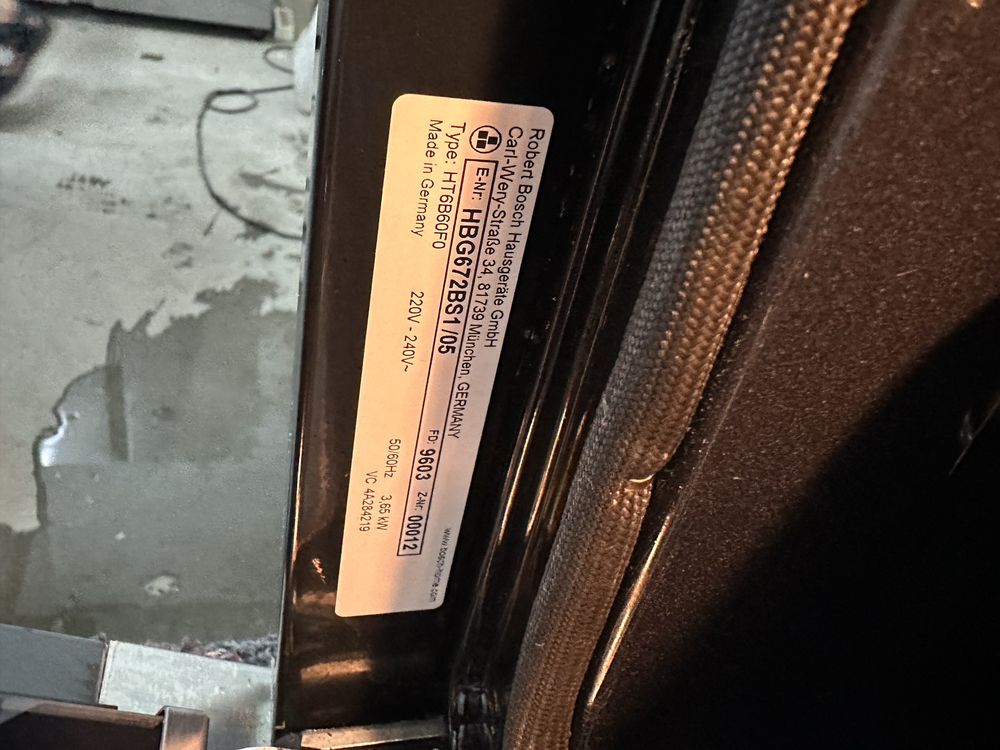 Духова шафа Bosch HBG627BS1/05