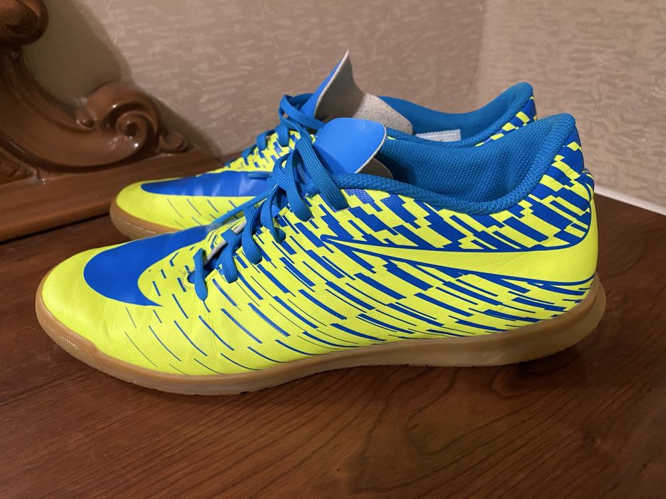 Продам сороконожки Nike 44 р