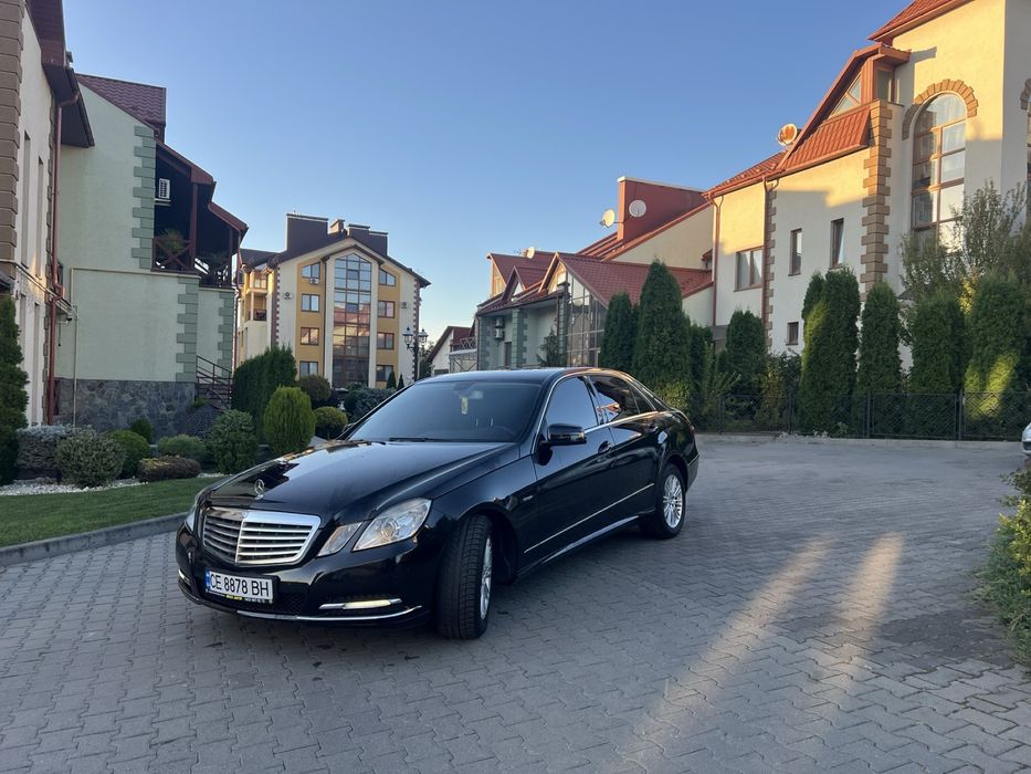Mersedes-Benz  E212
