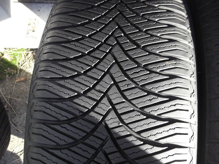Opony 235/45/18 Goodride 2szt Całoroczne