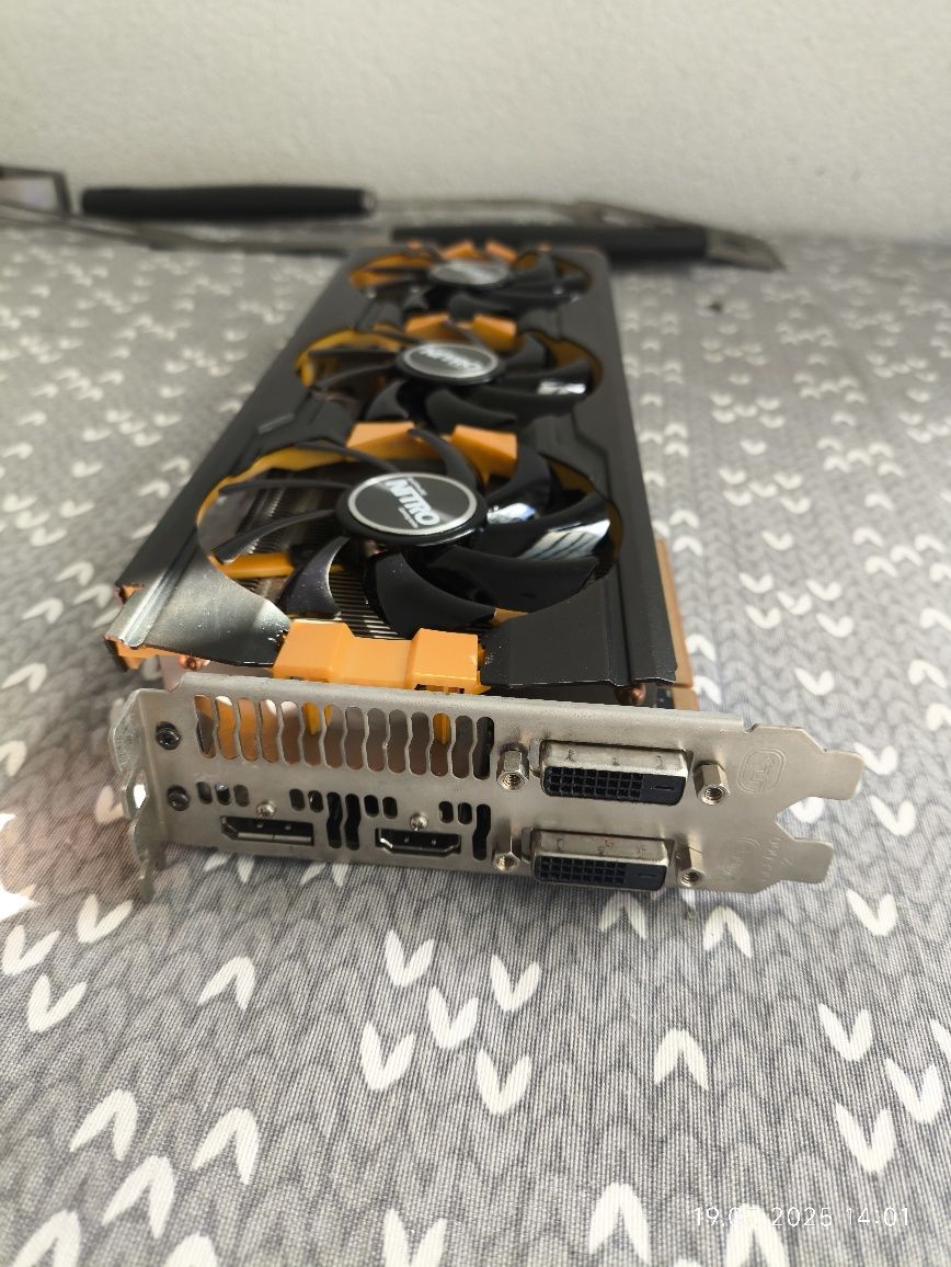 Karta graf R9 Radeon 4gb