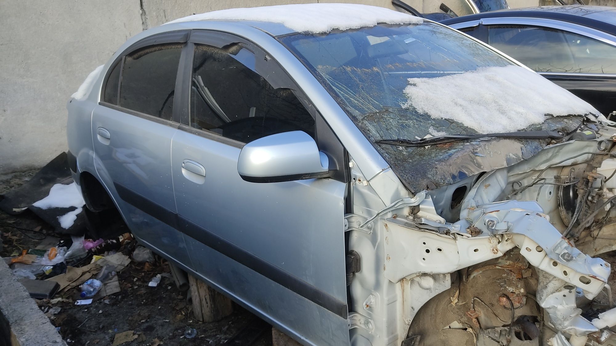Розборка Kia Rio 2 1.4 дверь багажник четверть крыша порог стекло
