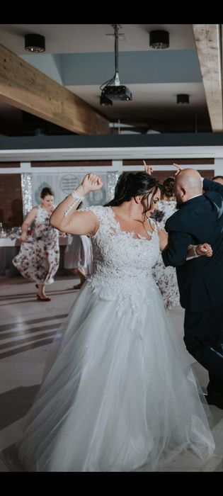 Promocja ! Suknia Ślubna Plus Size + gratis welon na grzebyku 3M.
