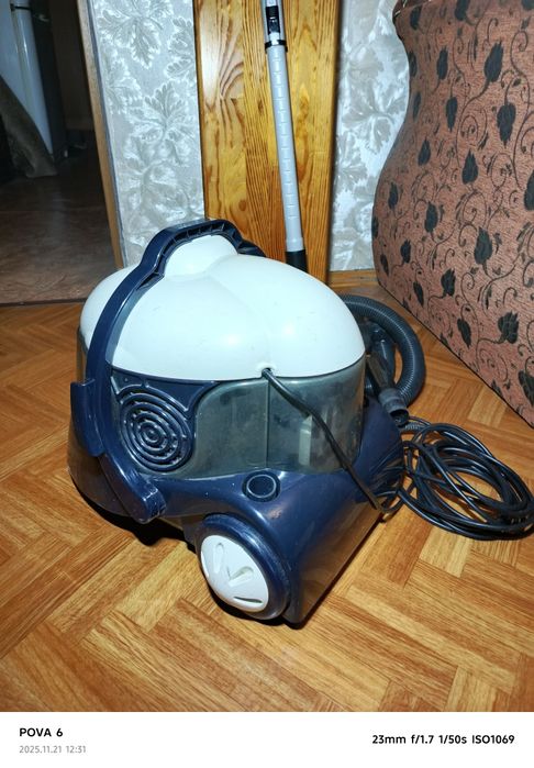 Пилосос від Delonghi.
З легкістю забезпечить чистоту